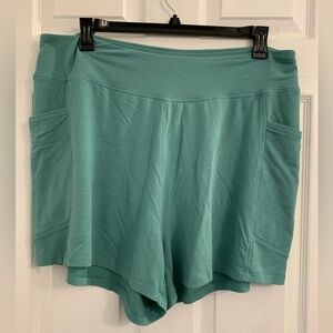 Women’s plus size Teal Athletic Knit Shorts with Side Pockets. Size 2X $8